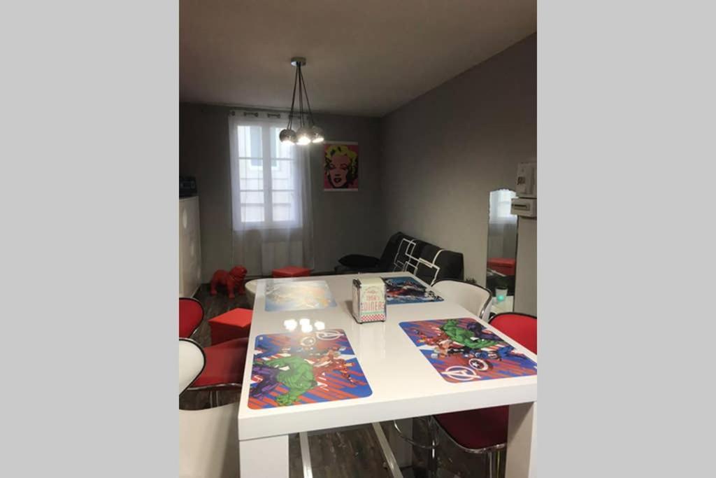 Appartement Style Pop Art Avec Garage Centre Historique Béziers Dış mekan fotoğraf