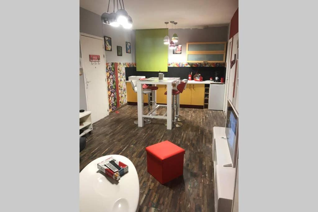 Appartement Style Pop Art Avec Garage Centre Historique Béziers Dış mekan fotoğraf