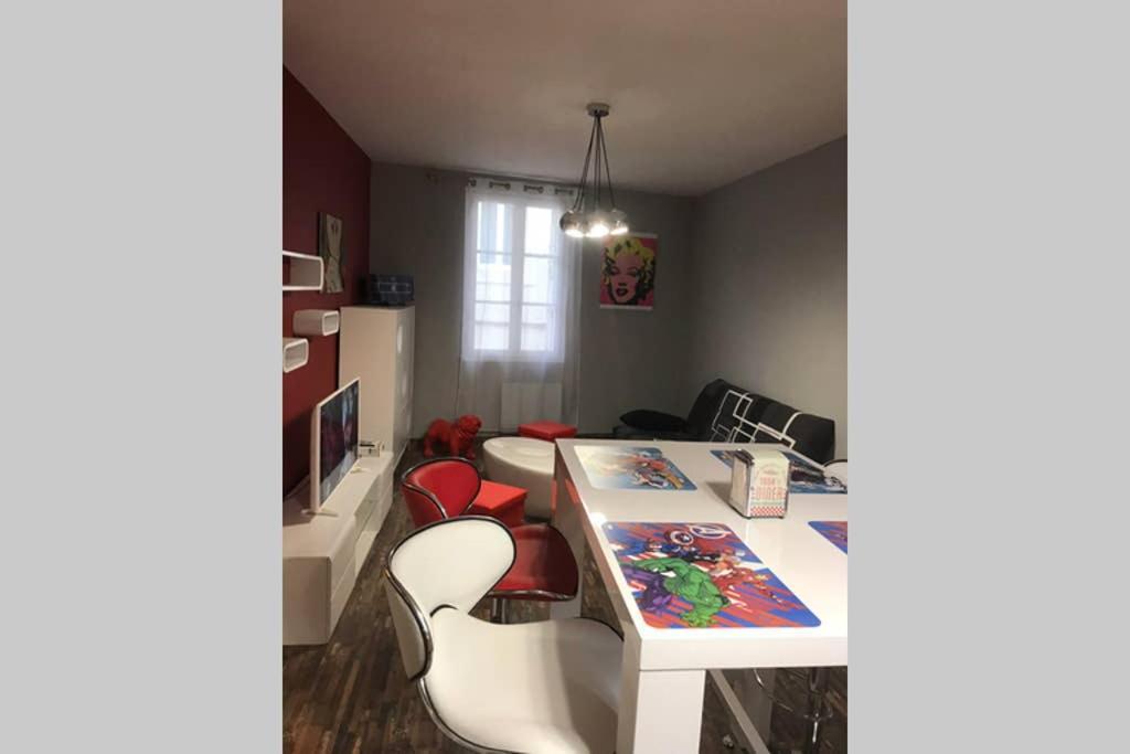 Appartement Style Pop Art Avec Garage Centre Historique Béziers Dış mekan fotoğraf
