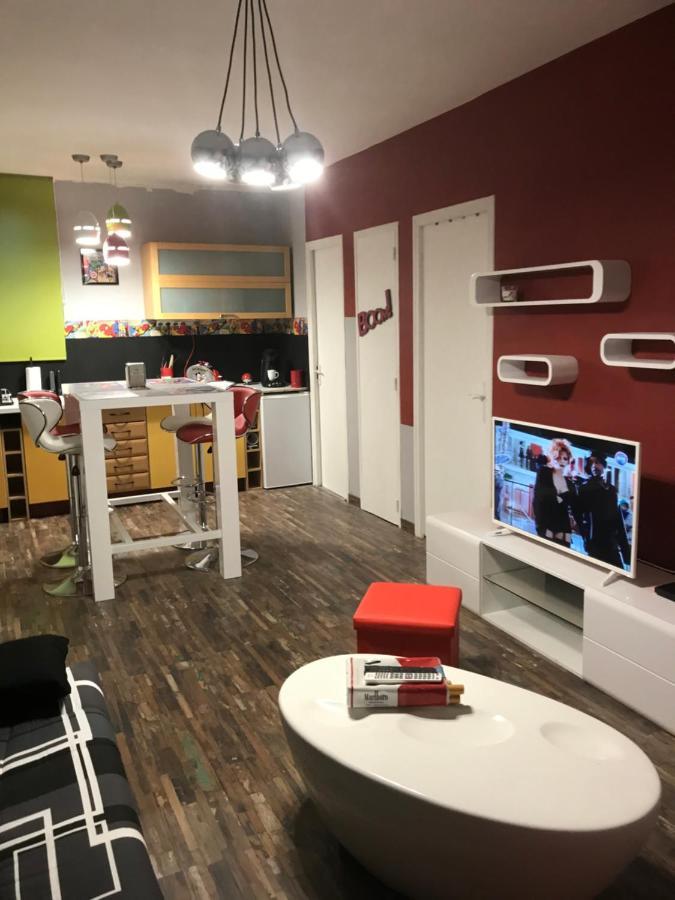 Appartement Style Pop Art Avec Garage Centre Historique Béziers Dış mekan fotoğraf